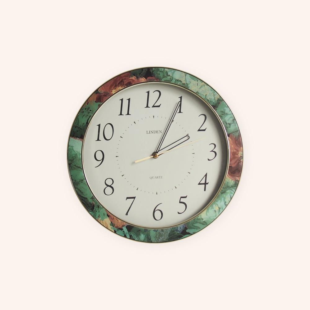 초록 패턴 둥근 벽 시계